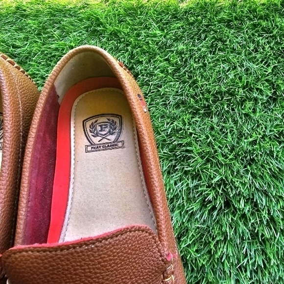 Phat classic mens loafers in pristine condition,  size 9 color brown - Picture 5 of 7